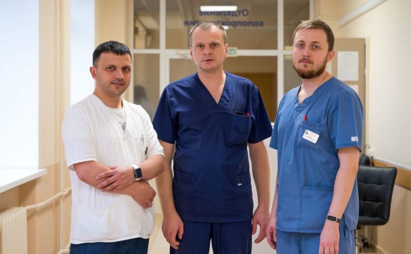 В Клиниках СамГМУ впервые в регионе провели малоинвазивные операции по устранению парастомальных грыж