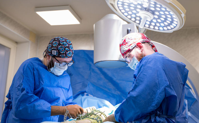В Клиниках СамГМУ впервые в регионе применили новую технологию для сокращения сроков лечения пациентки с укорочением ноги