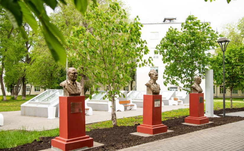 На территории Клиник СамГМУ планируется второй этап строительства Аллеи выдающихся врачей