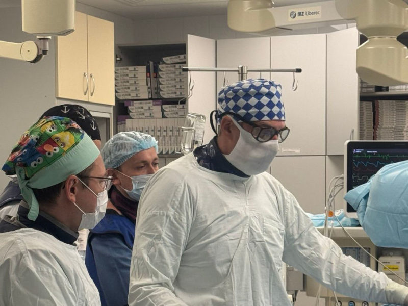 В Клиниках СамГМУ выполняют малоинвазивные операции по имплантации аортального клапана