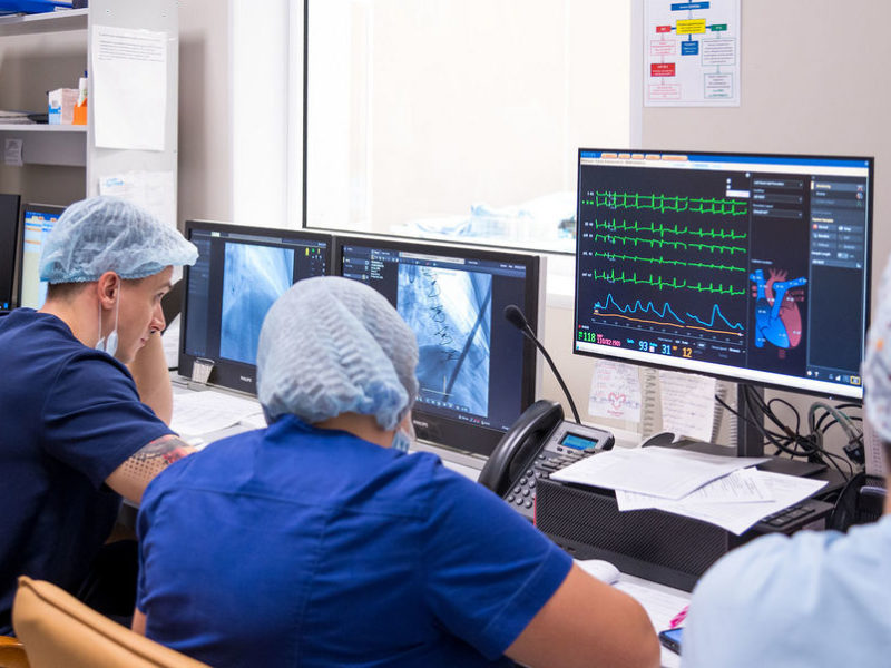 В Клиниках СамГМУ внедрили новый метод лечения ишемической болезни сердца