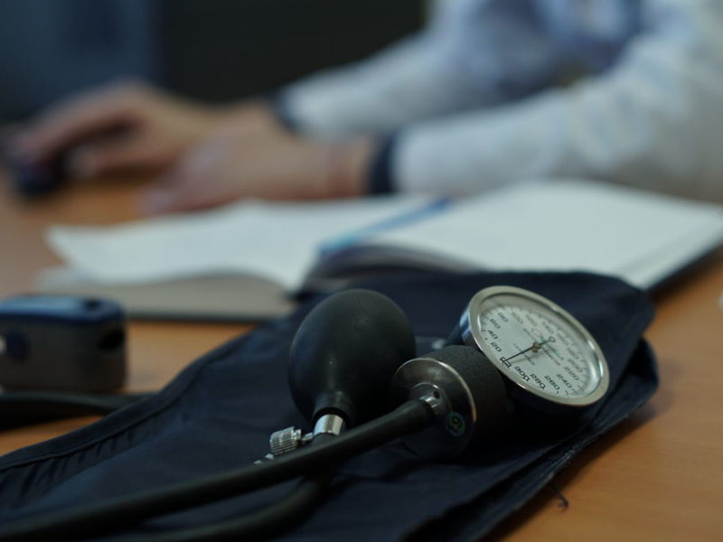 В Клиниках СамГМУ можно будет бесплатно проверить точность тонометра