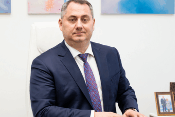 Ректор СамГМУ Александр Колсанов поздравил коллег с Днем медицинского работника